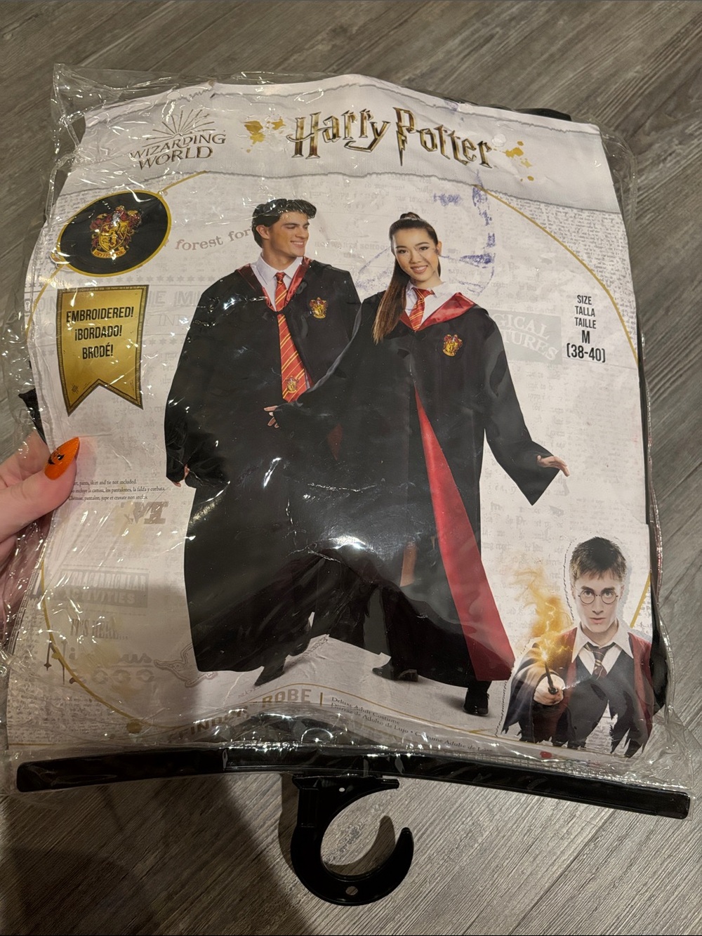 Unisex Warner Bros. Harry Potter Gryffindor Robe Costume and tie- Black and Red